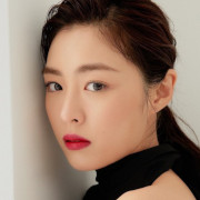 Lee Yeon Hee
