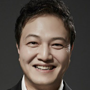 Jung Woong In
