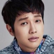 Ji Hyun Woo
